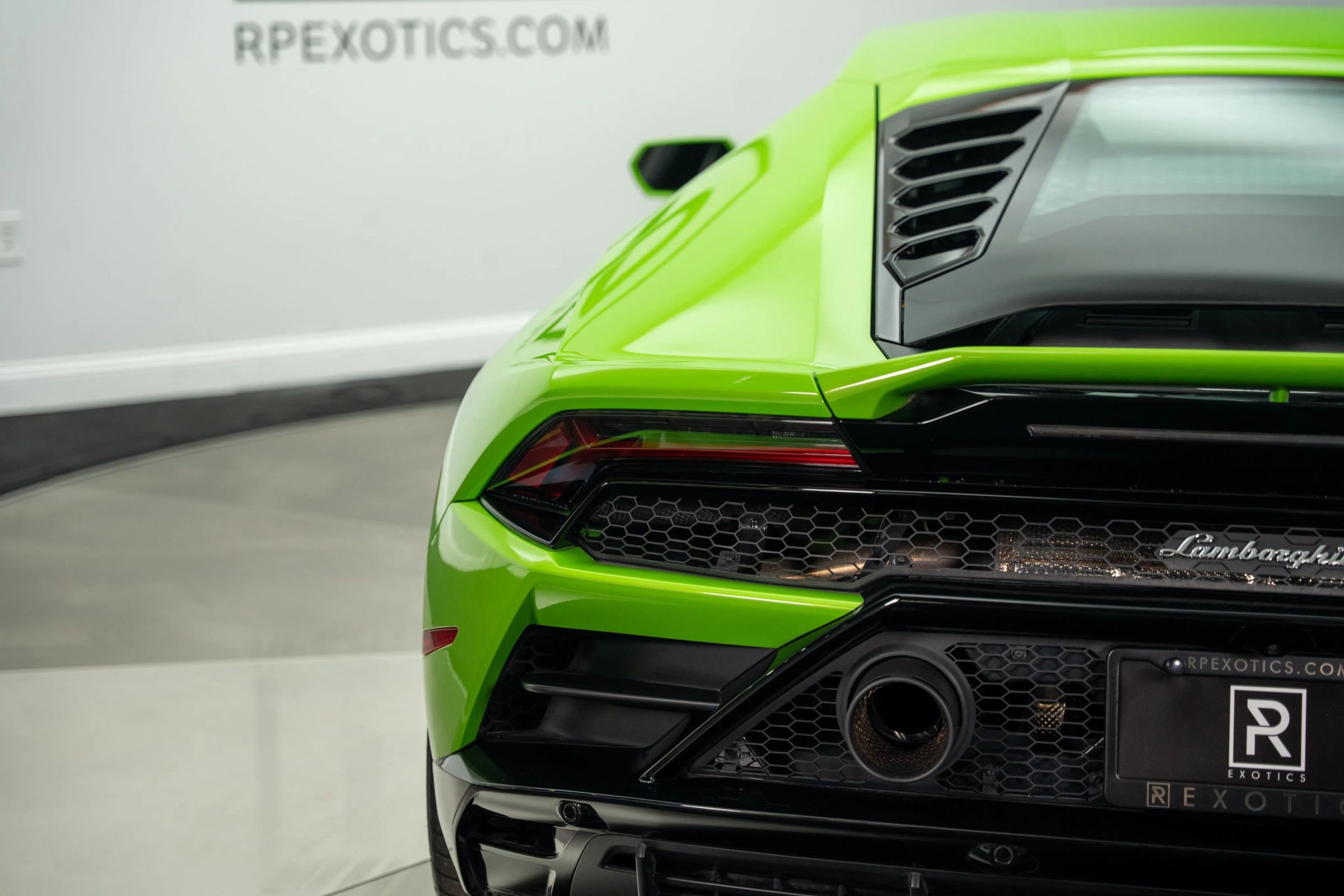 Used 2020 Lamborghini Huracan EVO image 20