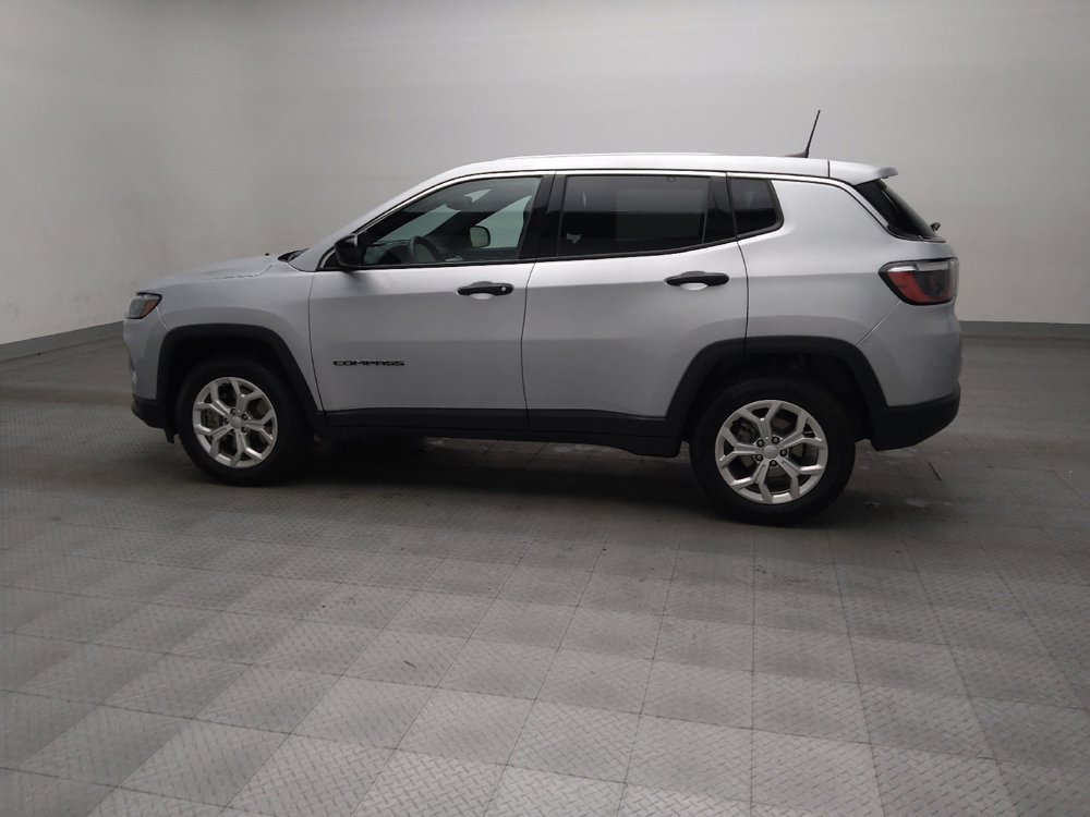 Used 2024 Jeep Compass Sport image 3