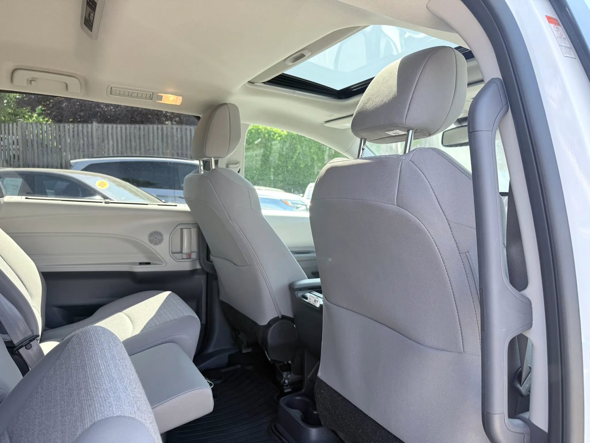 Used 2024 Toyota Sienna LE w/ LE Plus Package AWD/4WD image 23
