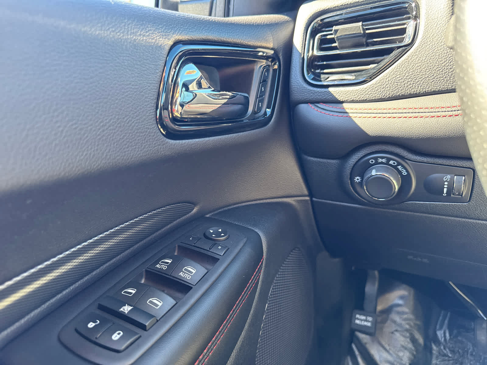 Used 2025 Dodge Durango GT AWD/4WD image 21