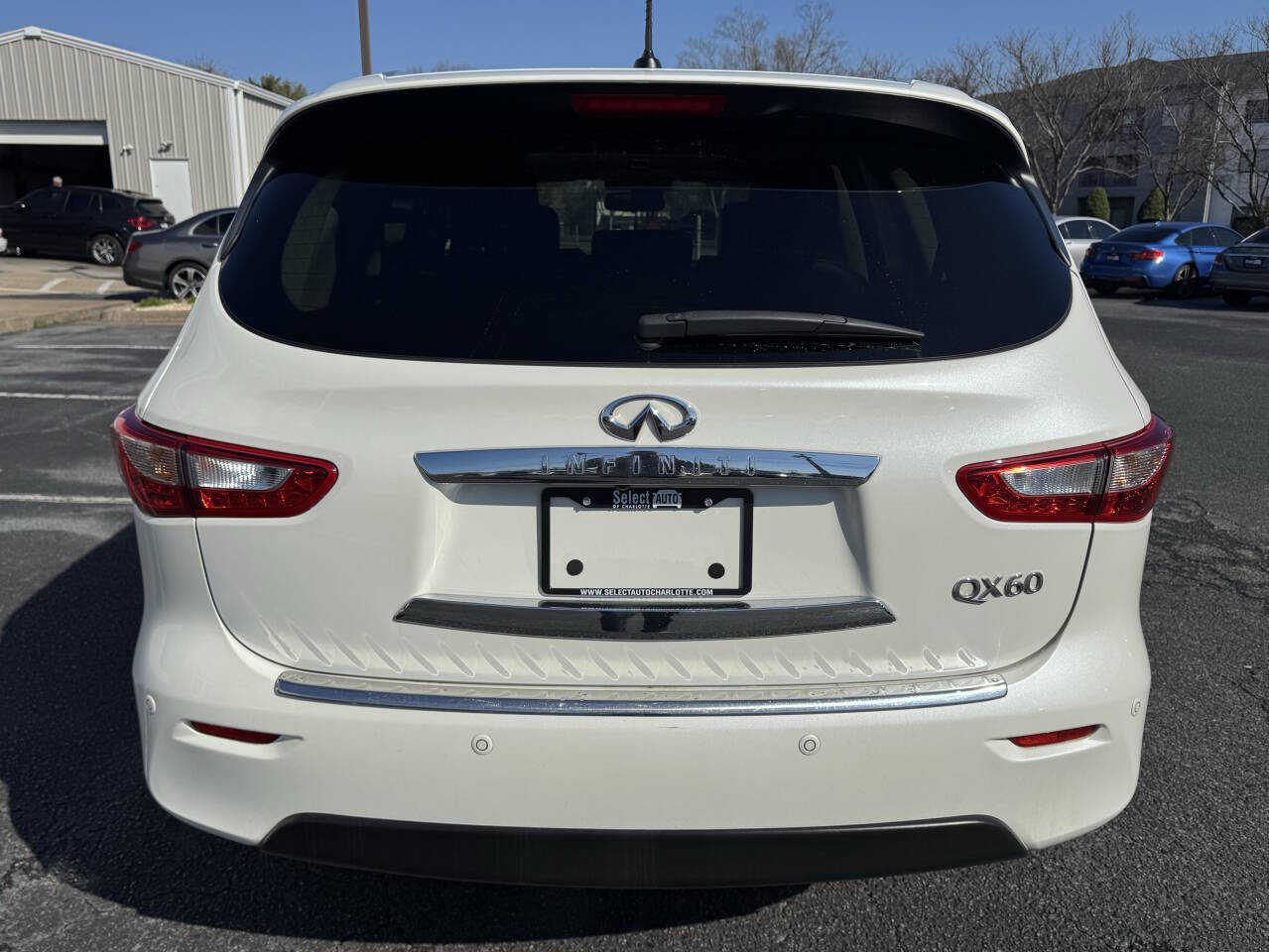 Used 2015 INFINITI QX60 AWD w/ Deluxe Touring Package image 5