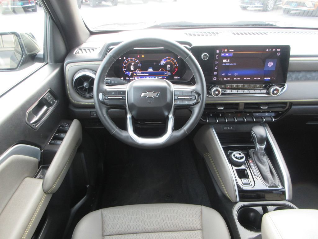 Used 2025 Chevrolet Colorado ZR2 w/ Technology Package image 18