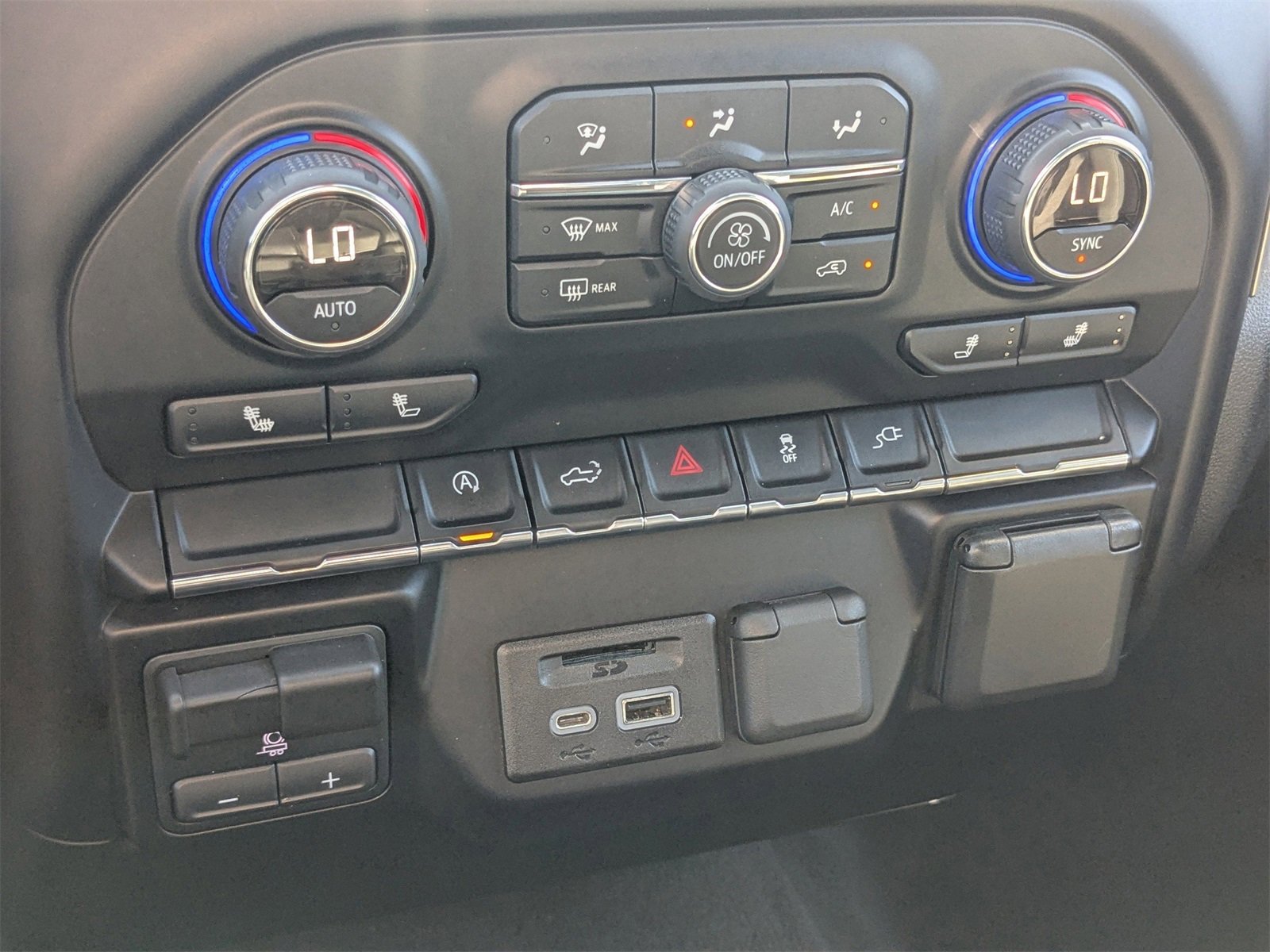 Used 2019 Chevrolet Silverado 1500 LT w/ All-Star Edition image 23