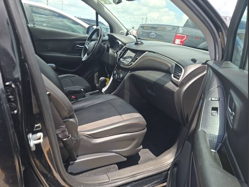 Used 2019 Chevrolet Trax LT w/ Redline Edition FWD image 16