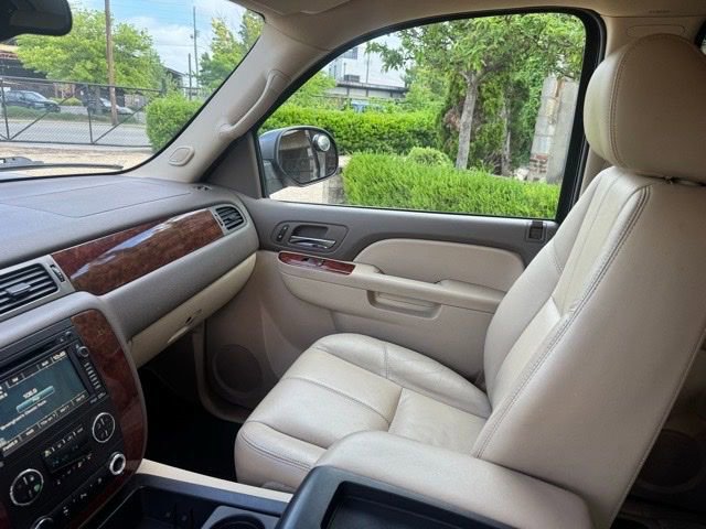 Used 2011 Chevrolet Tahoe LT RWD image 27