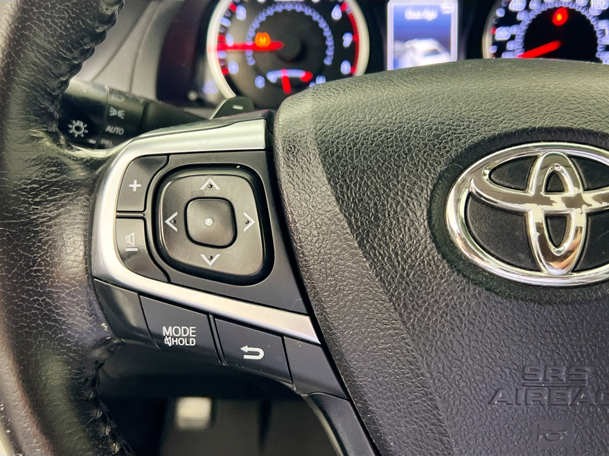 Used 2016 Toyota Camry SE image 16