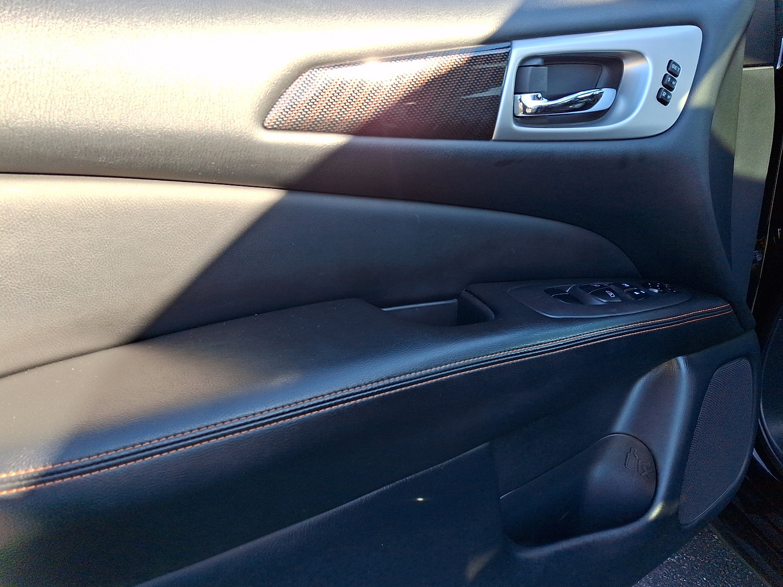 Used 2020 Nissan Pathfinder SL AWD/4WD image 13