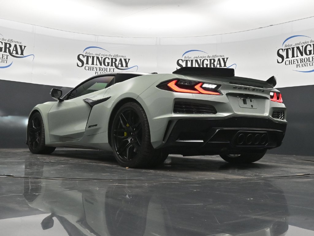 Used 2024 Chevrolet Corvette Z06 w/ Stealth Interior Trim Package RWD image 30