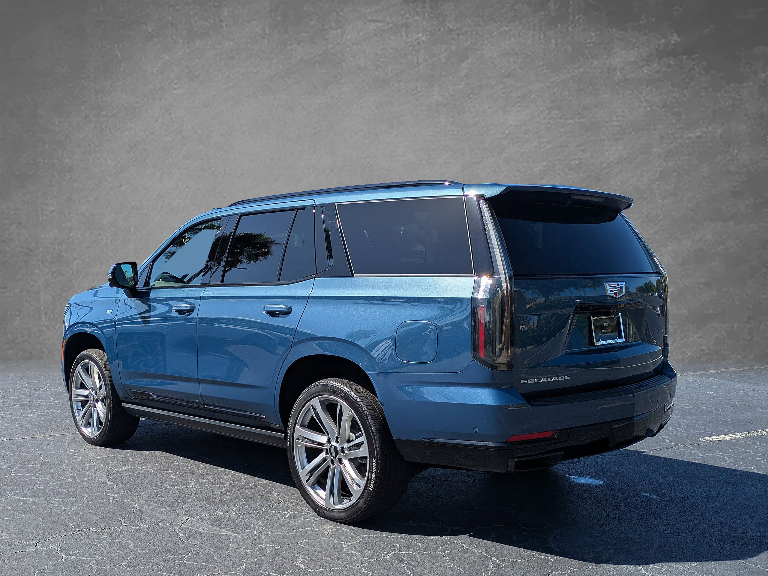 Certified 2025 Cadillac Escalade Sport Platinum w/ LPO, Floor Liner Package AWD/4WD image 3
