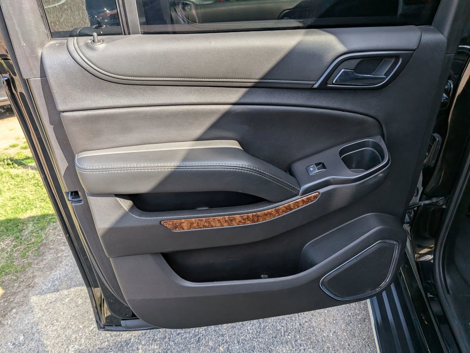 Used 2020 Chevrolet Suburban Premier image 26