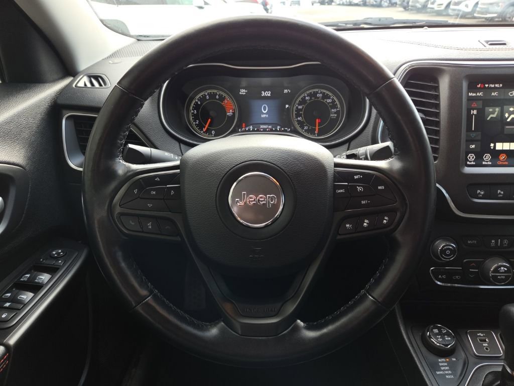 Used 2020 Jeep Cherokee Trailhawk w/ Technology Group image 33