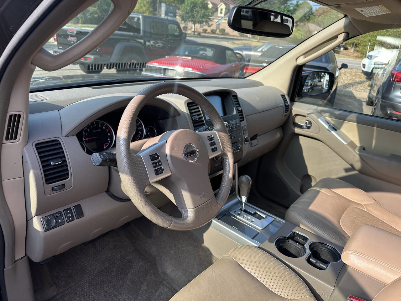 Used 2011 Nissan Pathfinder Silver image 17