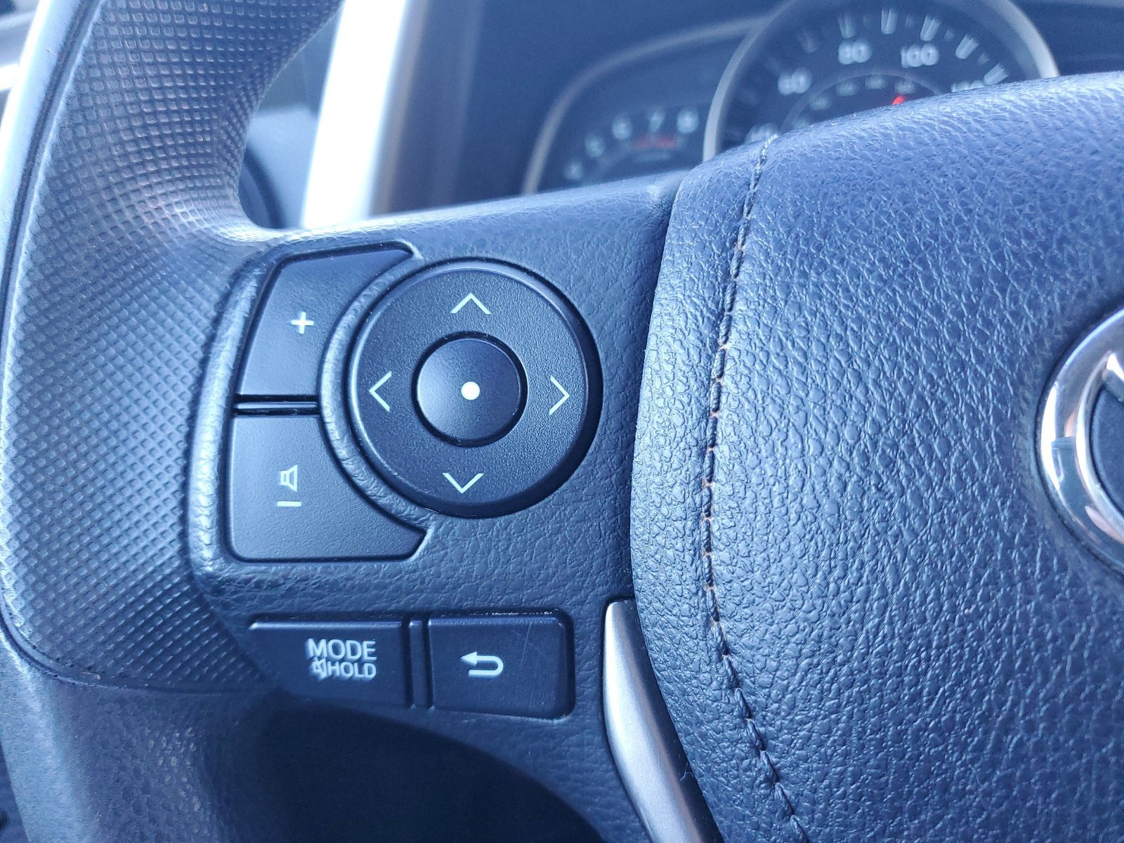 Used 2013 Toyota RAV4 XLE AWD/4WD image 23