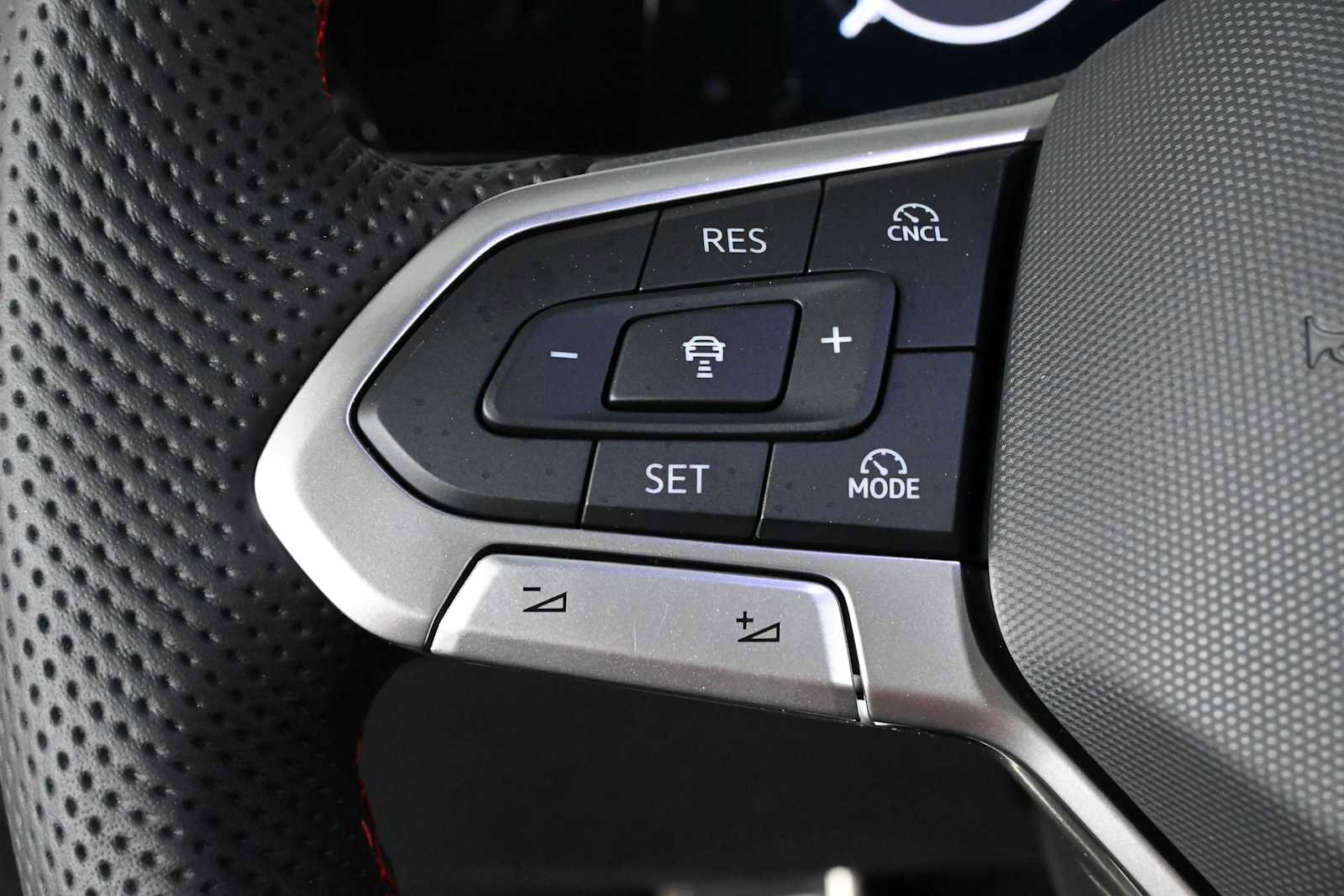 New 2026 Volkswagen GTI SE FWD image 22