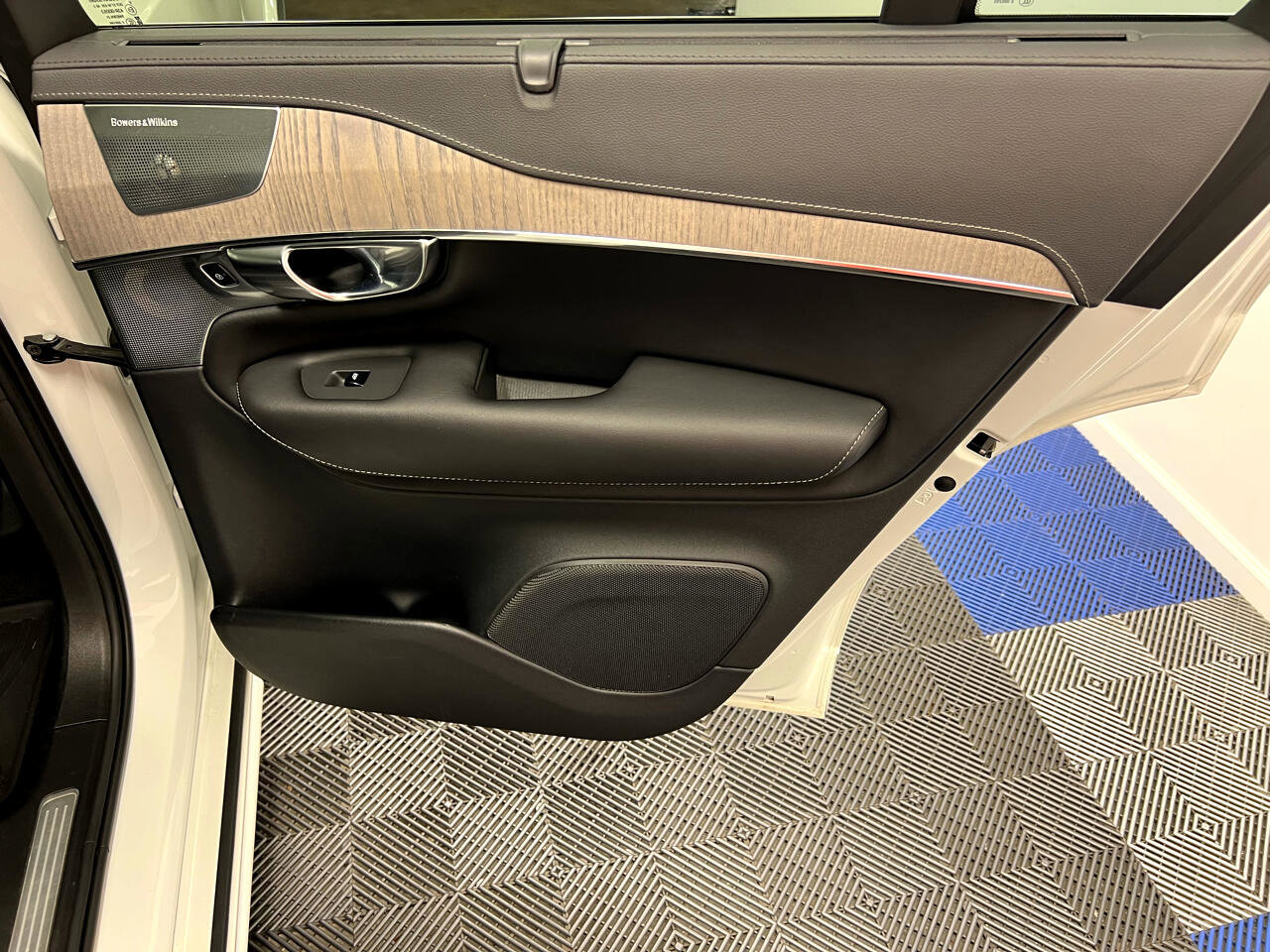 Used 2022 Volvo XC90 T6 Inscription w/ Advanced Package image 18