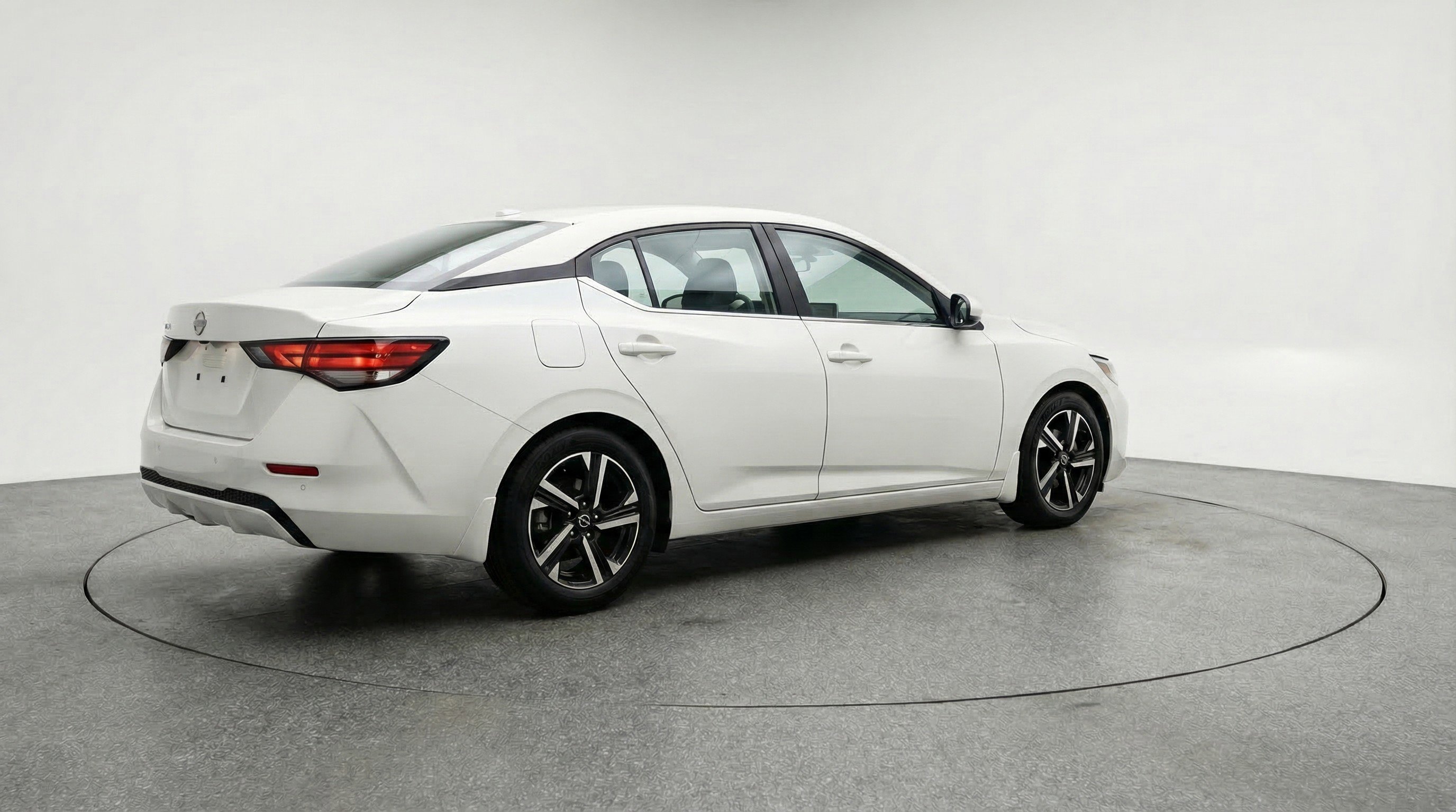 Used 2025 Nissan Sentra SV image 9