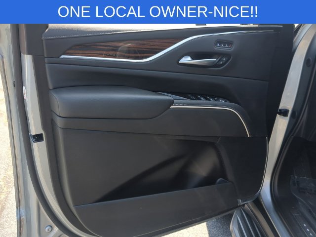 Used 2024 Cadillac Escalade Premium Luxury w/ Performance Package AWD/4WD image 12