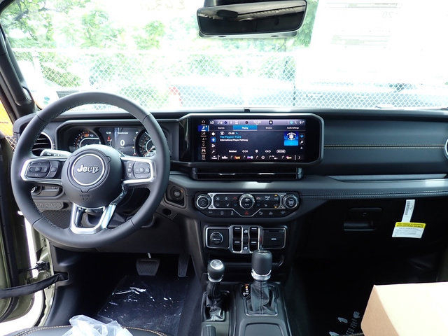 New 2026 Jeep Wrangler Unlimited Sahara AWD/4WD image 15