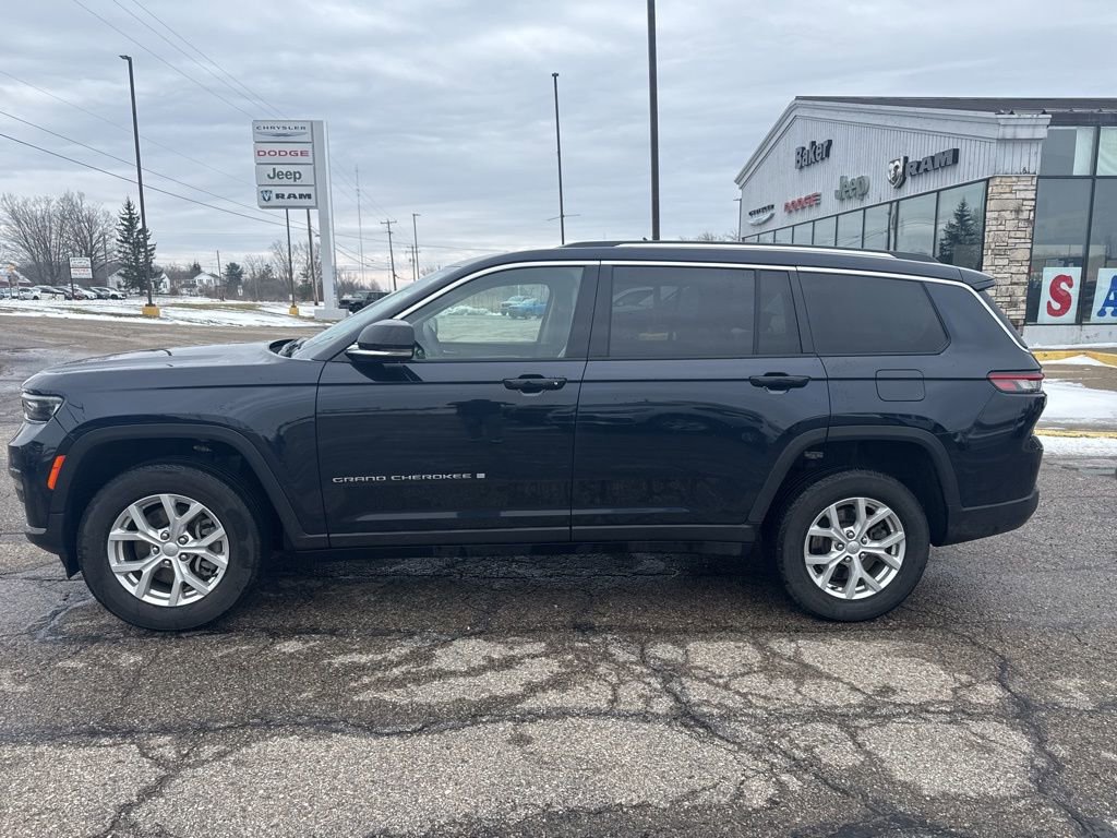 Used 2023 Jeep Grand Cherokee L Limited image 2