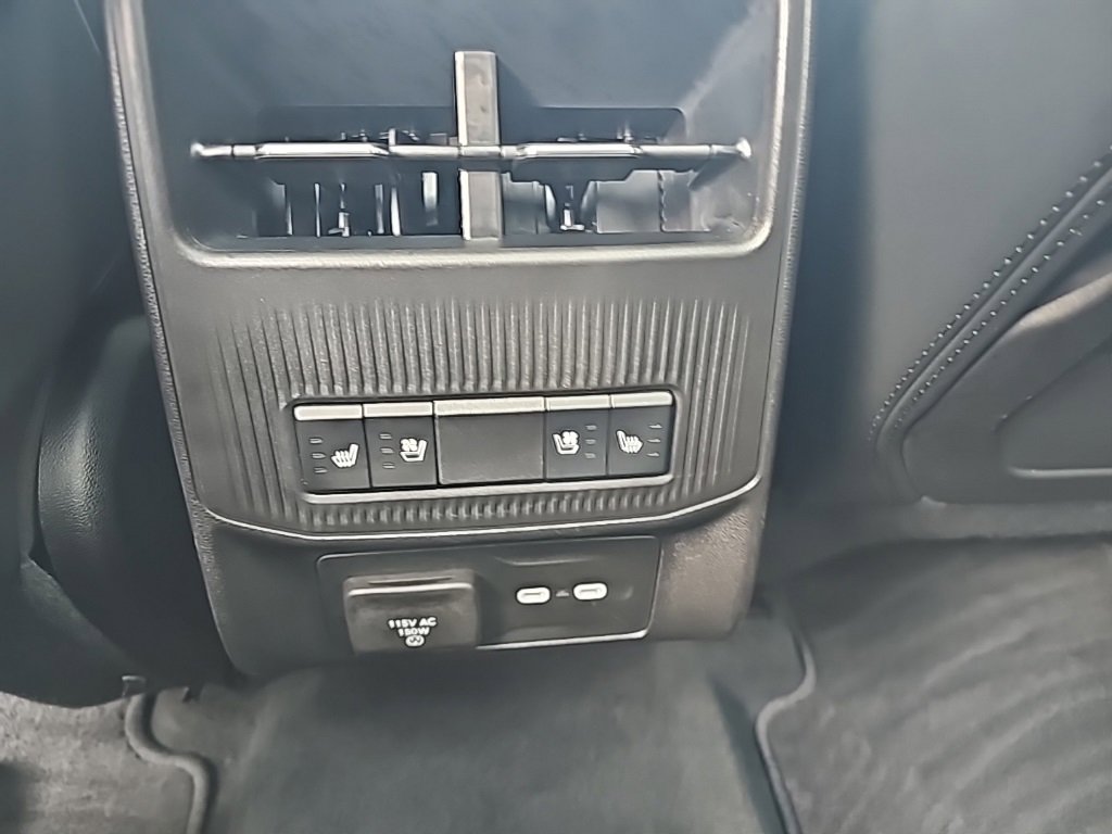 Used 2024 Jeep Wagoneer Launch Edition image 20