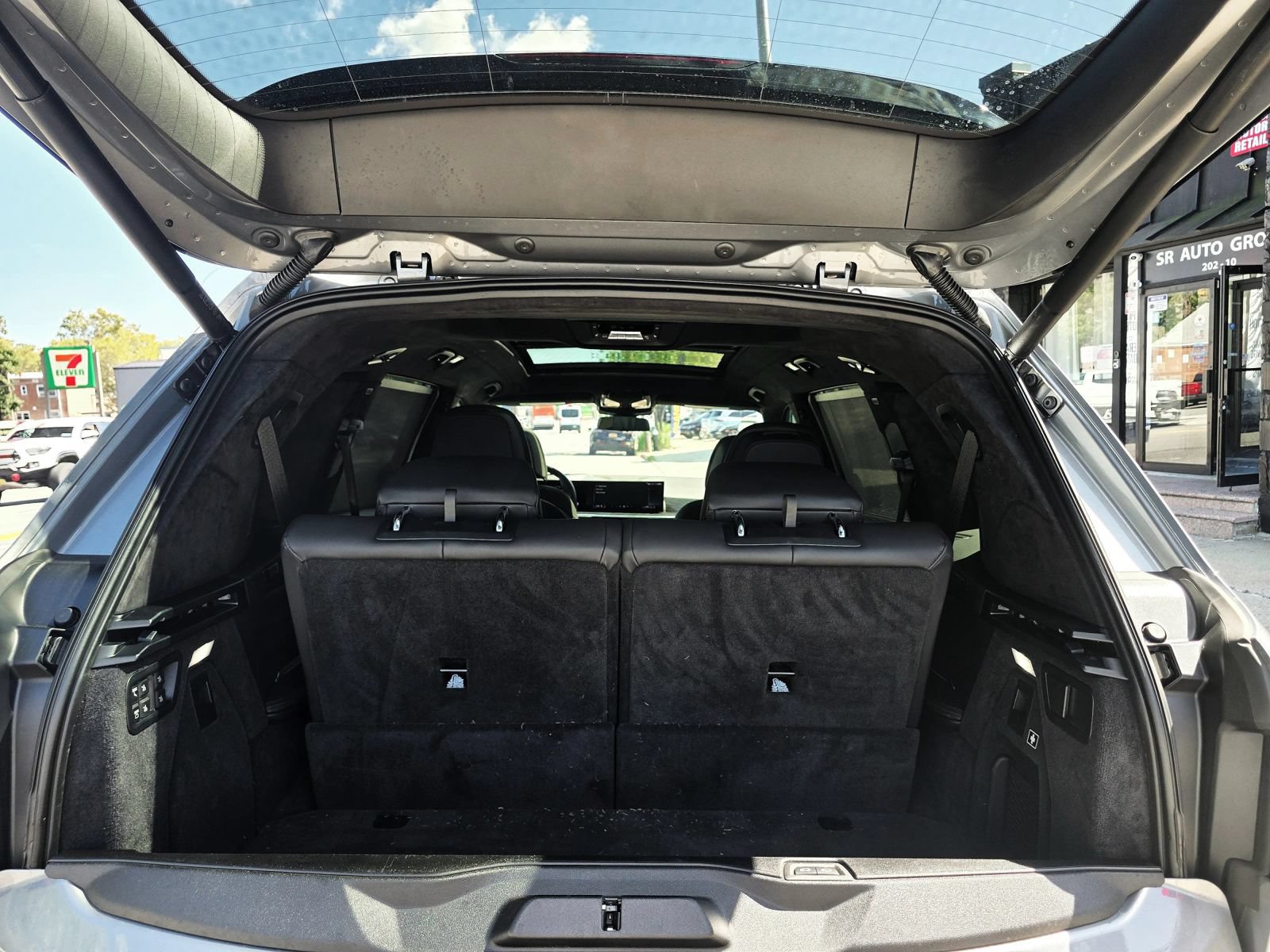 Used 2024 BMW X7 M60i w/ Executive Package AWD/4WD image 61