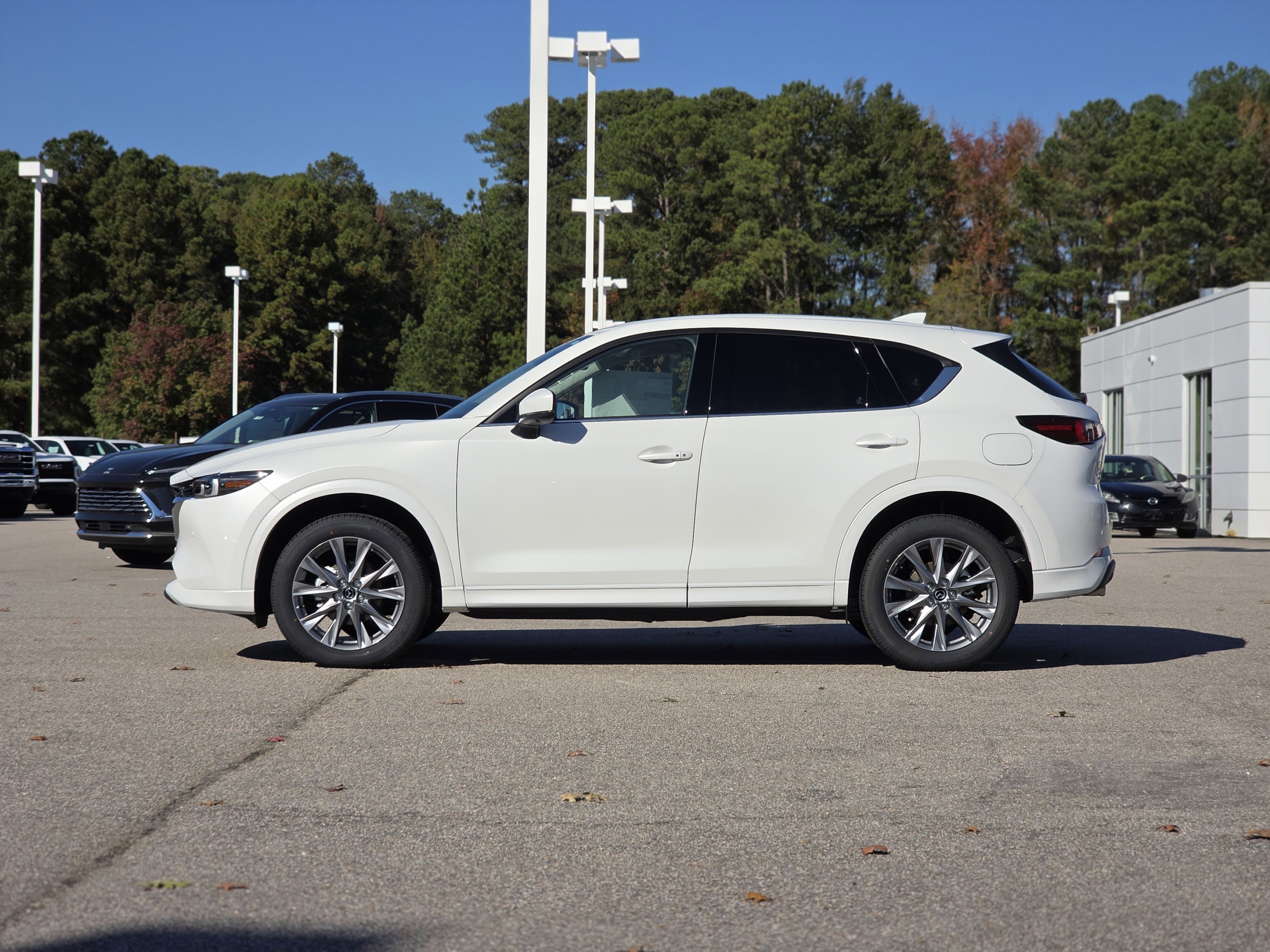 New 2025 MAZDA CX-5 AWD 2.5 S w/ Premium Plus Pkg image 4
