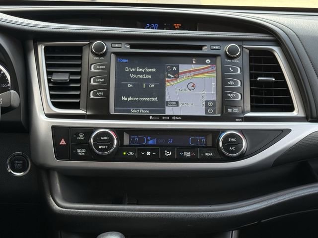 Used 2017 Toyota Highlander SE w/ Carpet Mat Package AWD/4WD image 16