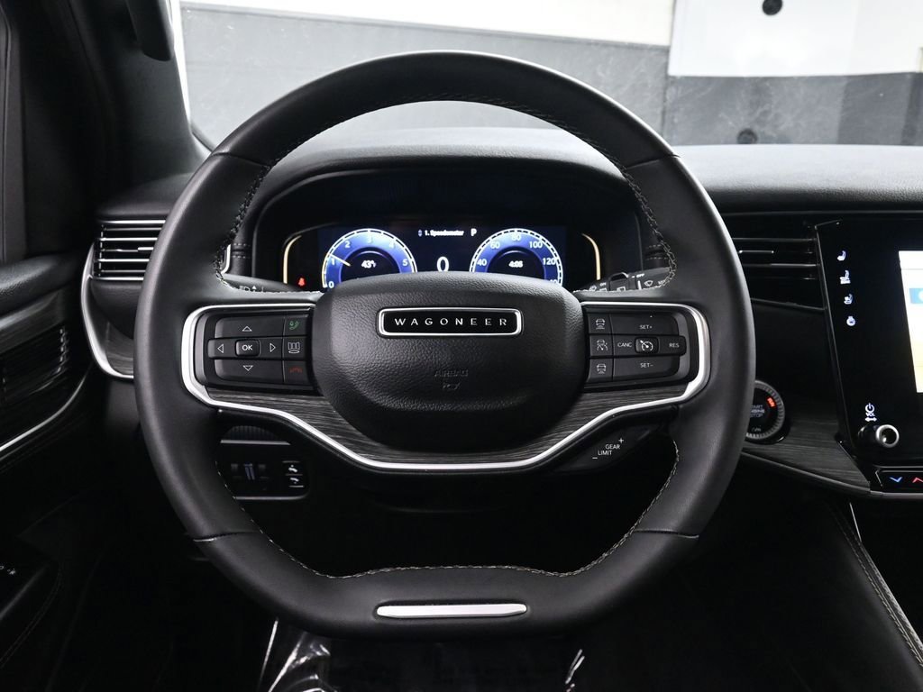 Used 2024 Jeep Wagoneer L Series II w/ Flexible Seating Group image 25