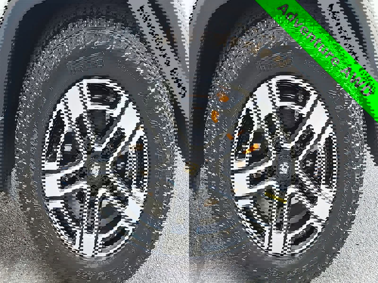 Used 2022 Rivian R1T Adventure image 12