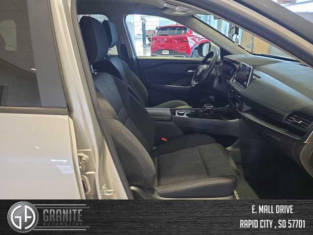 Used 2024 Nissan Rogue SV AWD/4WD image 35