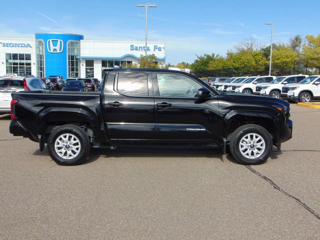 Used 2025 Toyota Tacoma SR5 AWD/4WD image 3