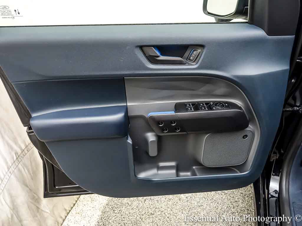 Used 2025 Ford Maverick Lobo AWD/4WD image 25