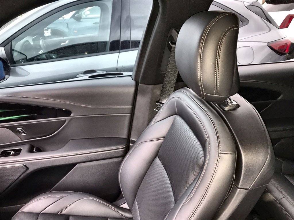 Used 2025 Lincoln Nautilus Premier w/ Jet Appearance Package image 23