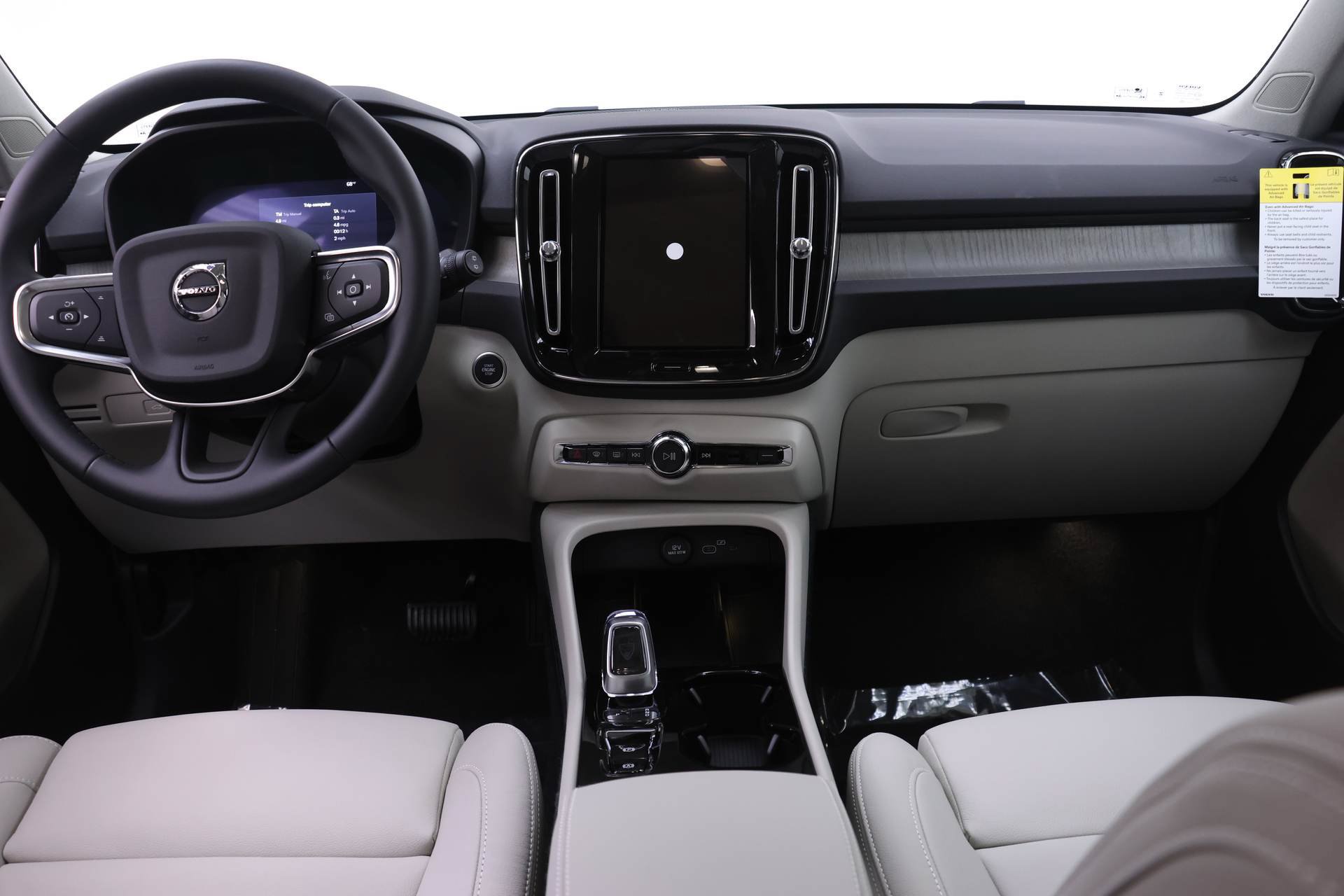 New 2026 Volvo XC40 B5 Ultra w/ Protection Package Premier AWD/4WD image 8