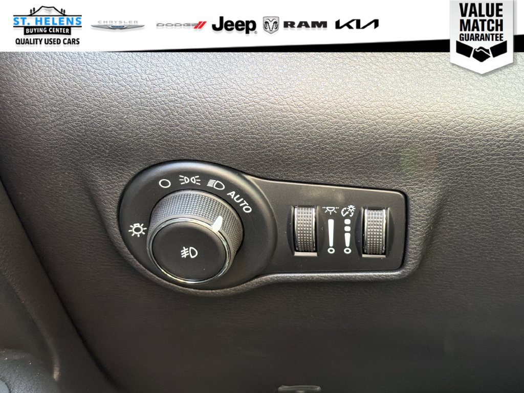 Used 2026 Jeep Compass Trailhawk AWD/4WD image 18