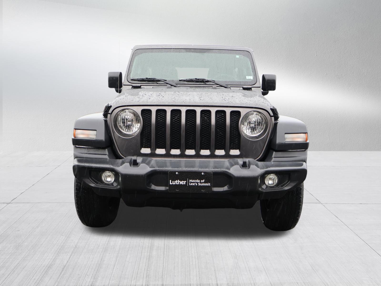 Used 2018 Jeep Wrangler Unlimited Sport image 2