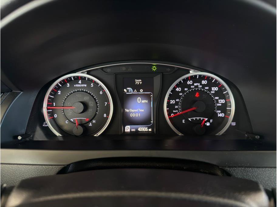 Used 2016 Toyota Camry SE FWD image 18