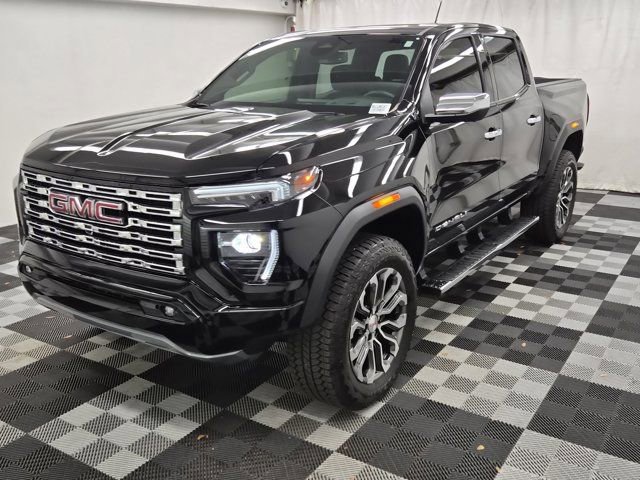 Used 2025 GMC Canyon Denali image 5