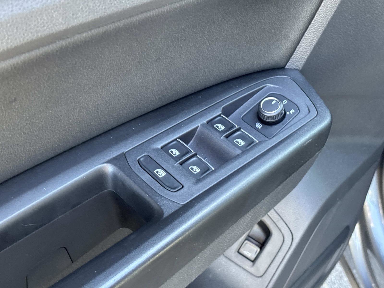 Used 2018 Volkswagen Atlas SE image 13