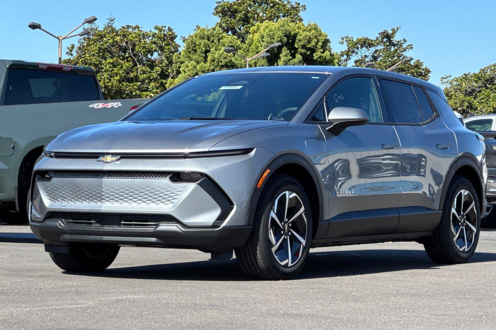 New 2026 Chevrolet Equinox EV LT image 8