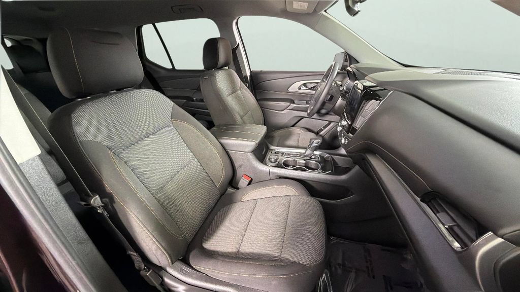 Certified 2021 Chevrolet Traverse LT FWD image 36