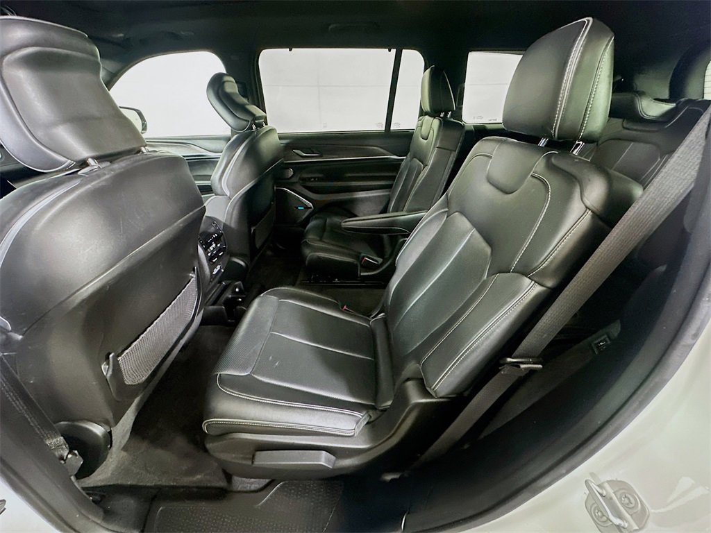 Used 2021 Jeep Grand Cherokee L Overland w/ Luxury Tech Group IV image 15