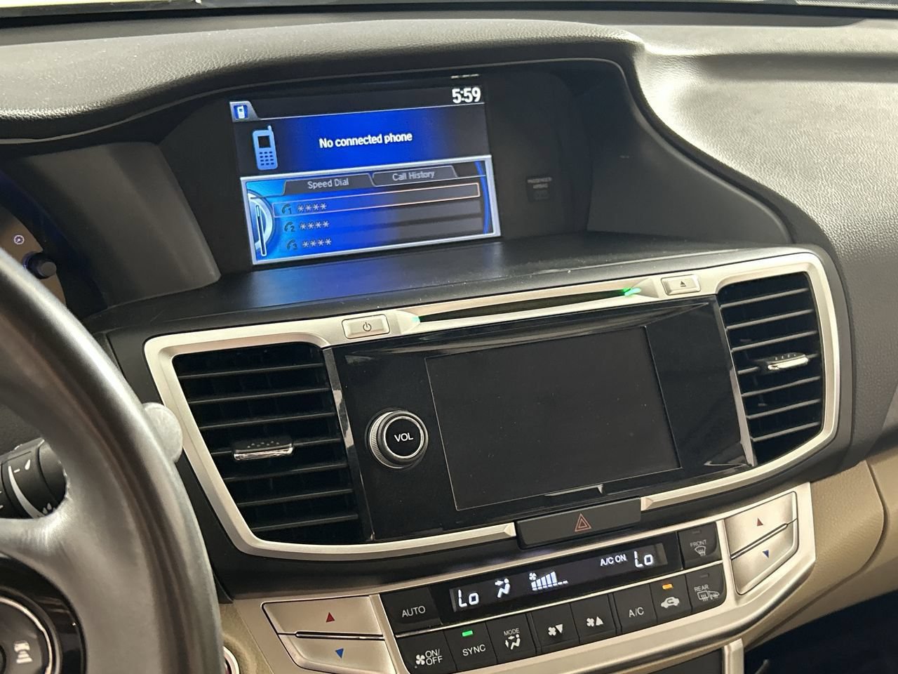 Used 2015 Honda Accord Touring image 18