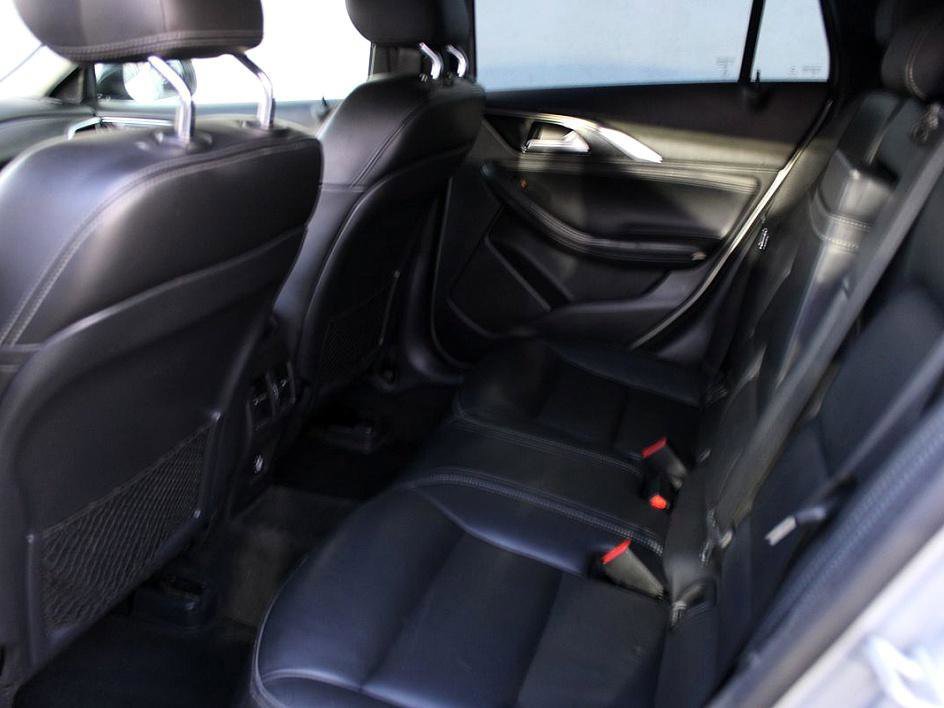 Used 2018 INFINITI QX30 AWD image 15