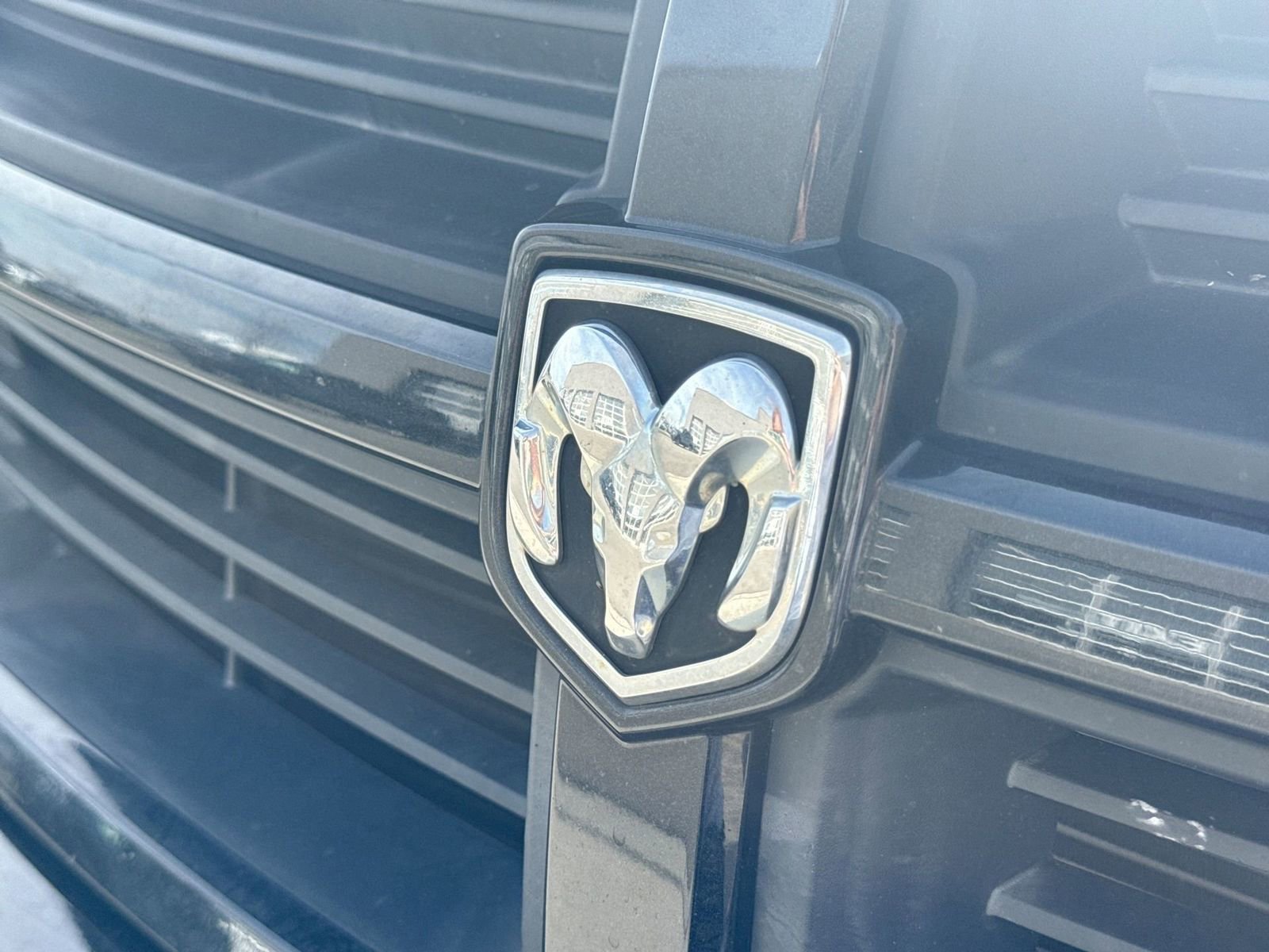 Used 2010 Dodge Avenger SXT image 11