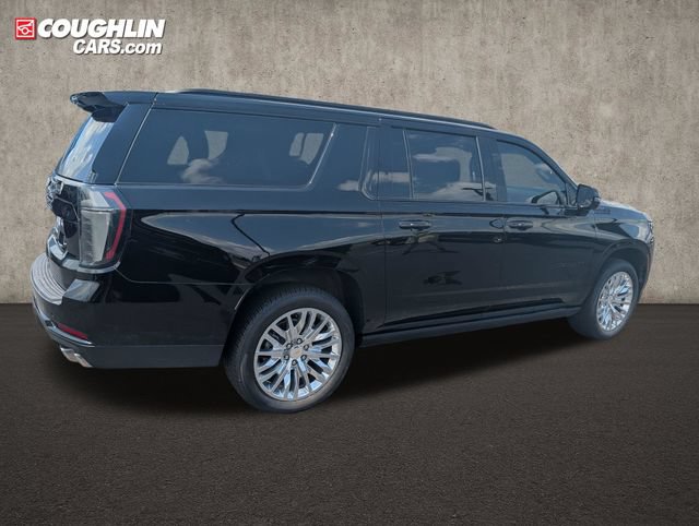 Used 2026 Chevrolet Suburban High Country AWD/4WD image 9