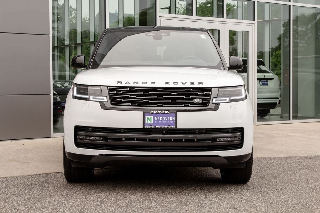 Used 2025 Land Rover Range Rover Long Wheelbase SE AWD/4WD image 2