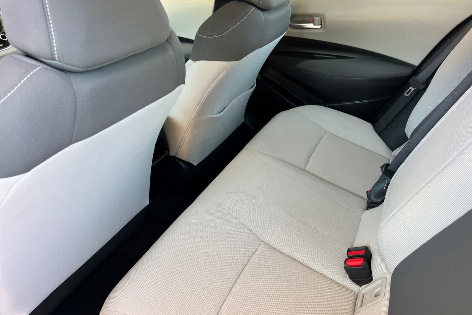 Used 2021 Toyota Corolla LE FWD image 4