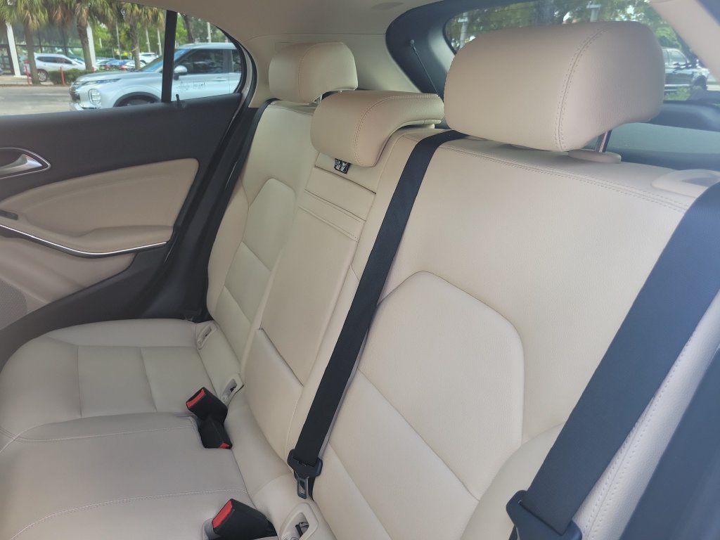 Used 2019 Mercedes-Benz GLA 250 image 14