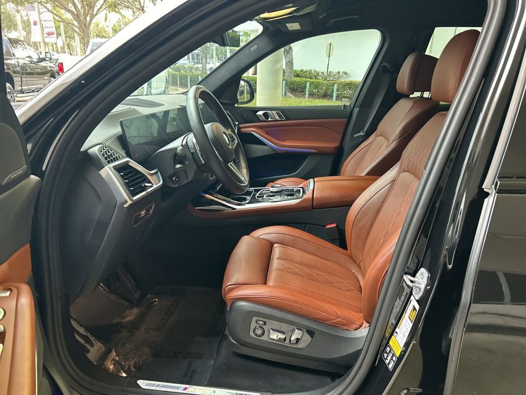 Used 2023 BMW X7 M60i w/ Executive Package image 5